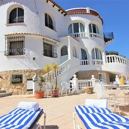Villaguila Villa